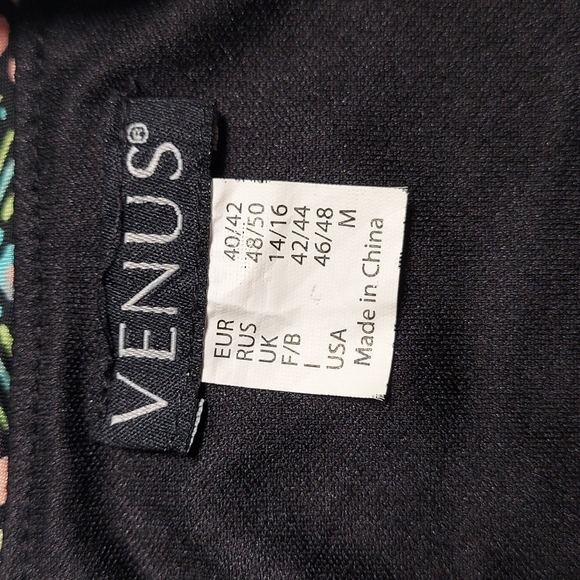 Venus  Swim Dress Coverup Size Medium - Picture 6 of 10